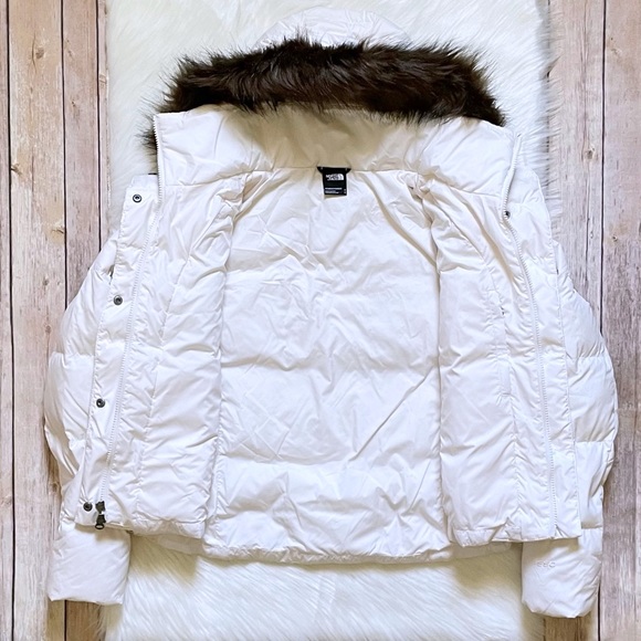 The North Face Women’s Dealio Down Cropped Jacket In Gardenia White - Picture 6 of 10